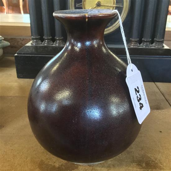 Indonesian  brown glazed vase(-)